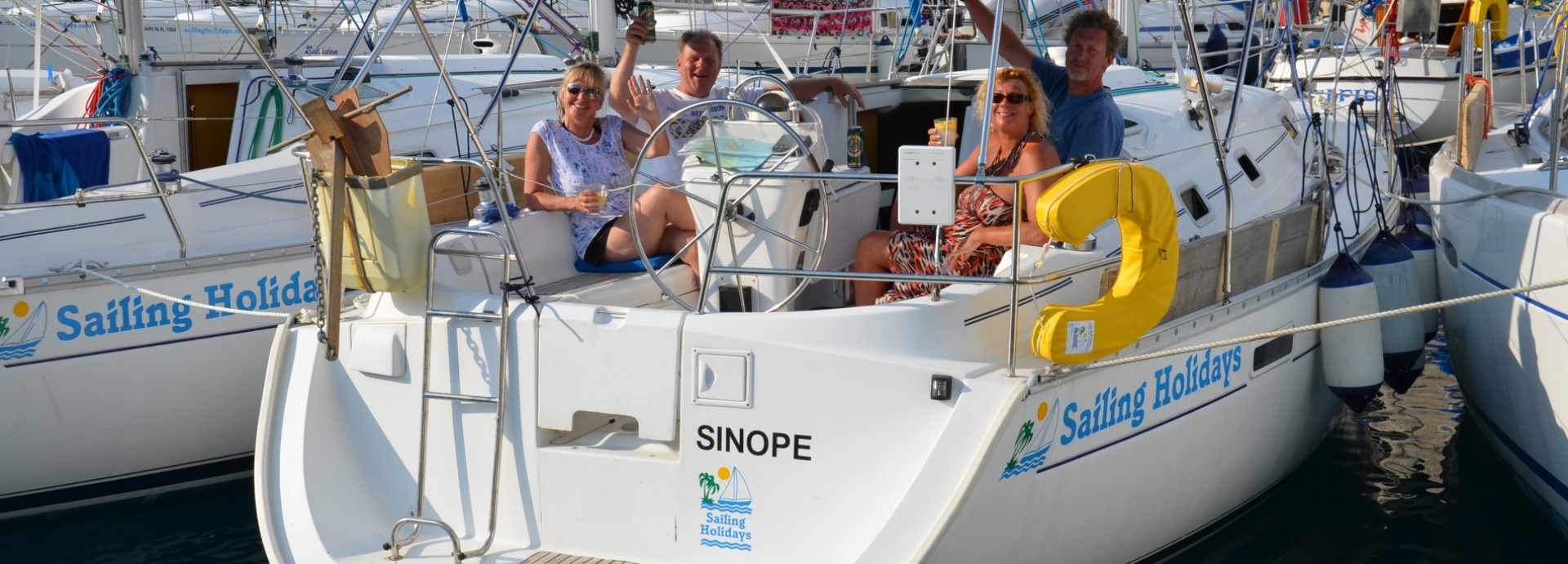 Drinks in the cockpit of a Beneteau 331