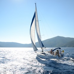 Beneteau 40 Sailing into the sun 2