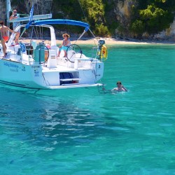 Beneteau 38 anchored near Mourtos