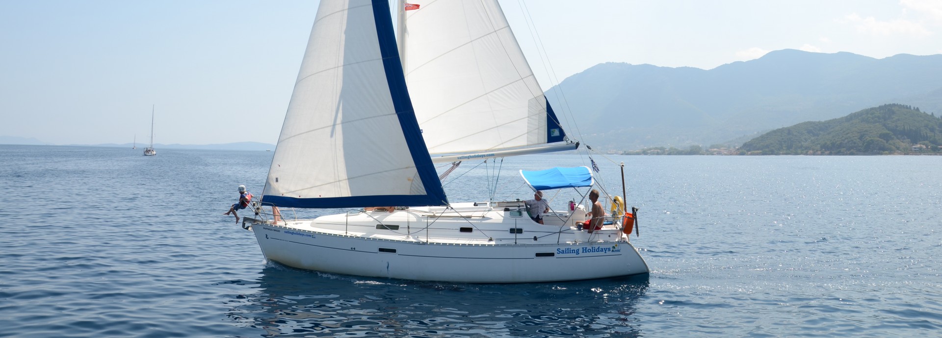 Family sailing on Beneteau 331 2